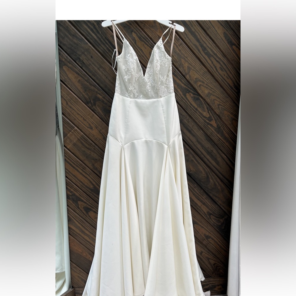 Tara LaTour Isles gown (sample gown)